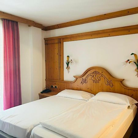 El Ciasel Hotel Canazei Luaran gambar