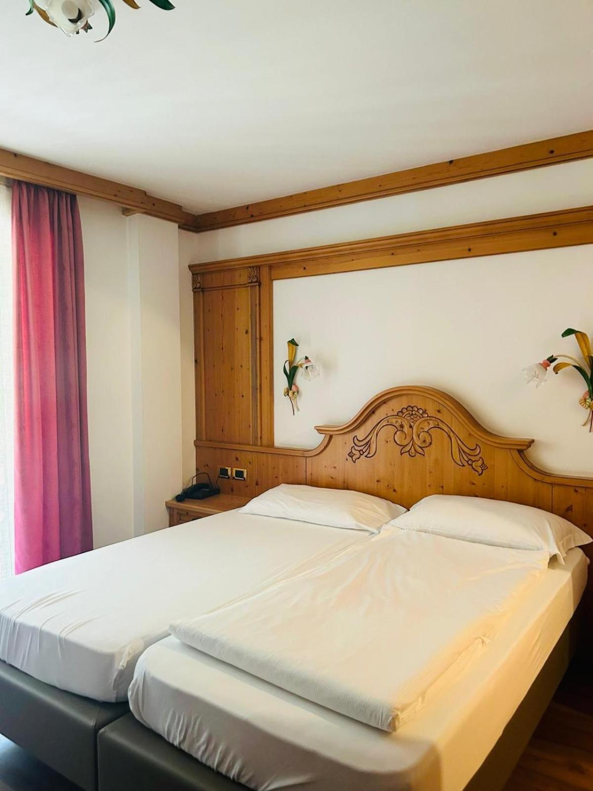 El Ciasel Hotel Canazei Luaran gambar