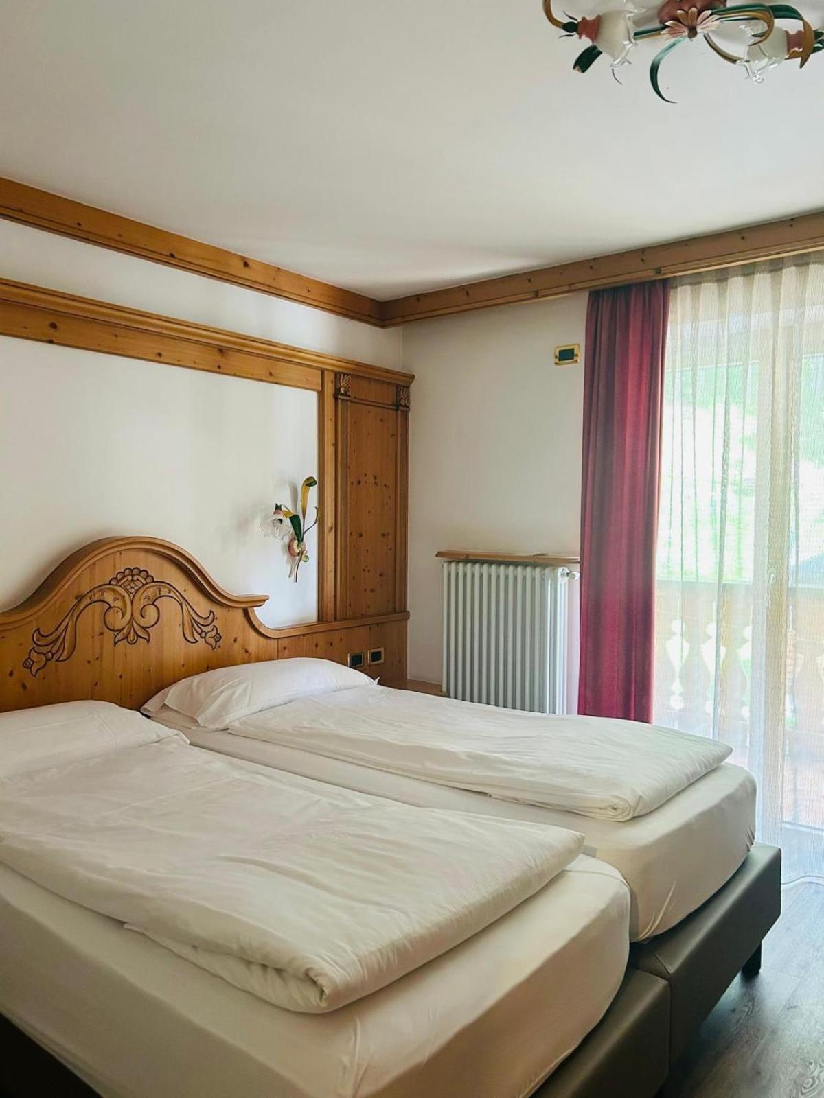 El Ciasel Hotel Canazei Luaran gambar