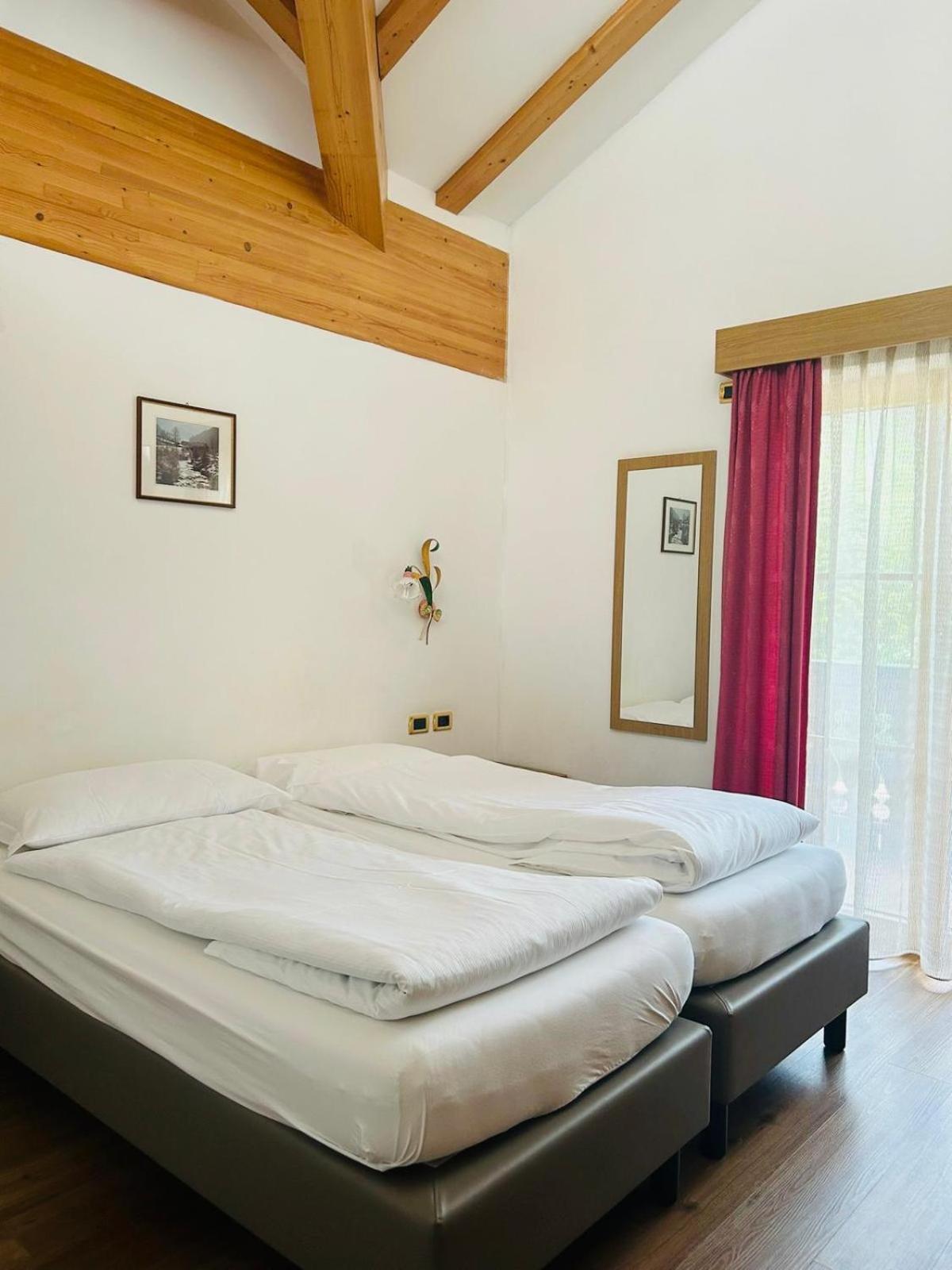 El Ciasel Hotel Canazei Luaran gambar
