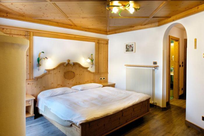 El Ciasel Hotel Canazei Luaran gambar